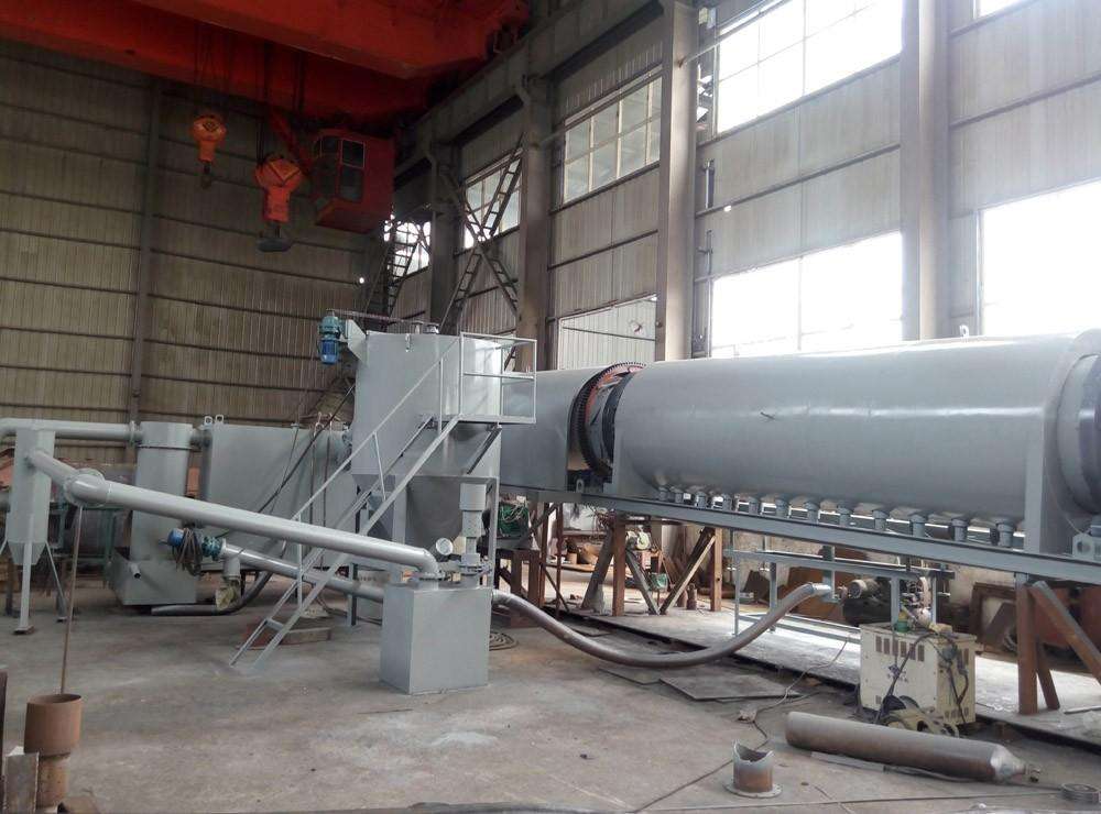 連續(xù)式污泥炭化爐生產(chǎn)過程，污泥熱解滾筒炭化爐設(shè)備成品率高