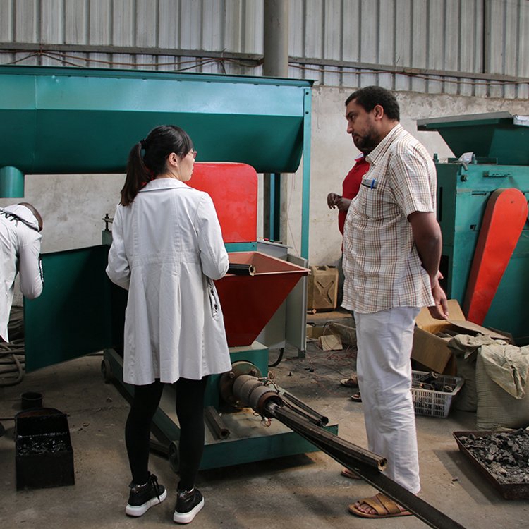 木炭機(jī)廠家告訴你原木炭和機(jī)制炭的不同在哪里？